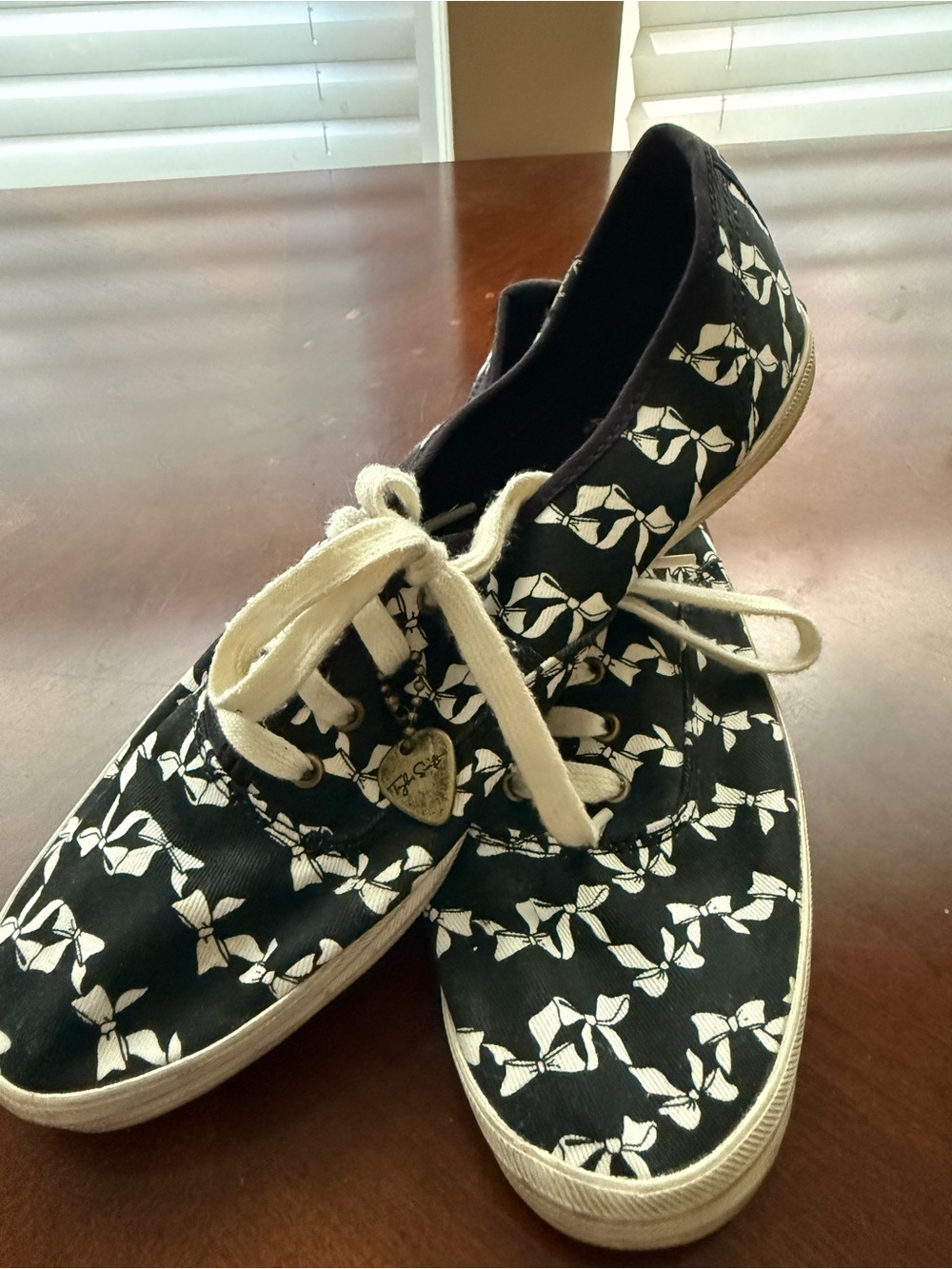 Taylor Swift Black Bow-Print Canvas Sneakers with Cream Laces 8